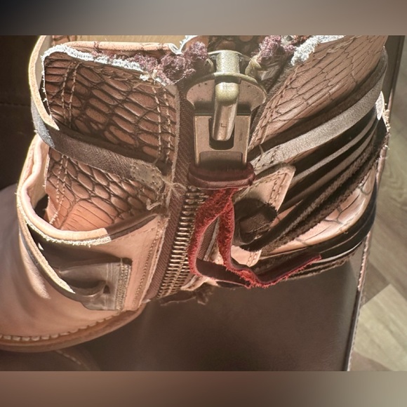 FREEBIRD by Steven - Crue in Blush Multi, Ankle Bootie Size 8 - Picture 4 of 5